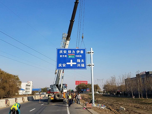 威海威海道路护栏网网片该如何进行正确的选购呢？